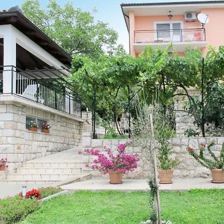 Vukelic-2 By Interhome Lägenhet